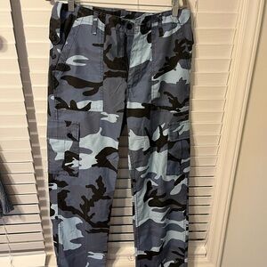 Women’s Camouflage Cargo Pants